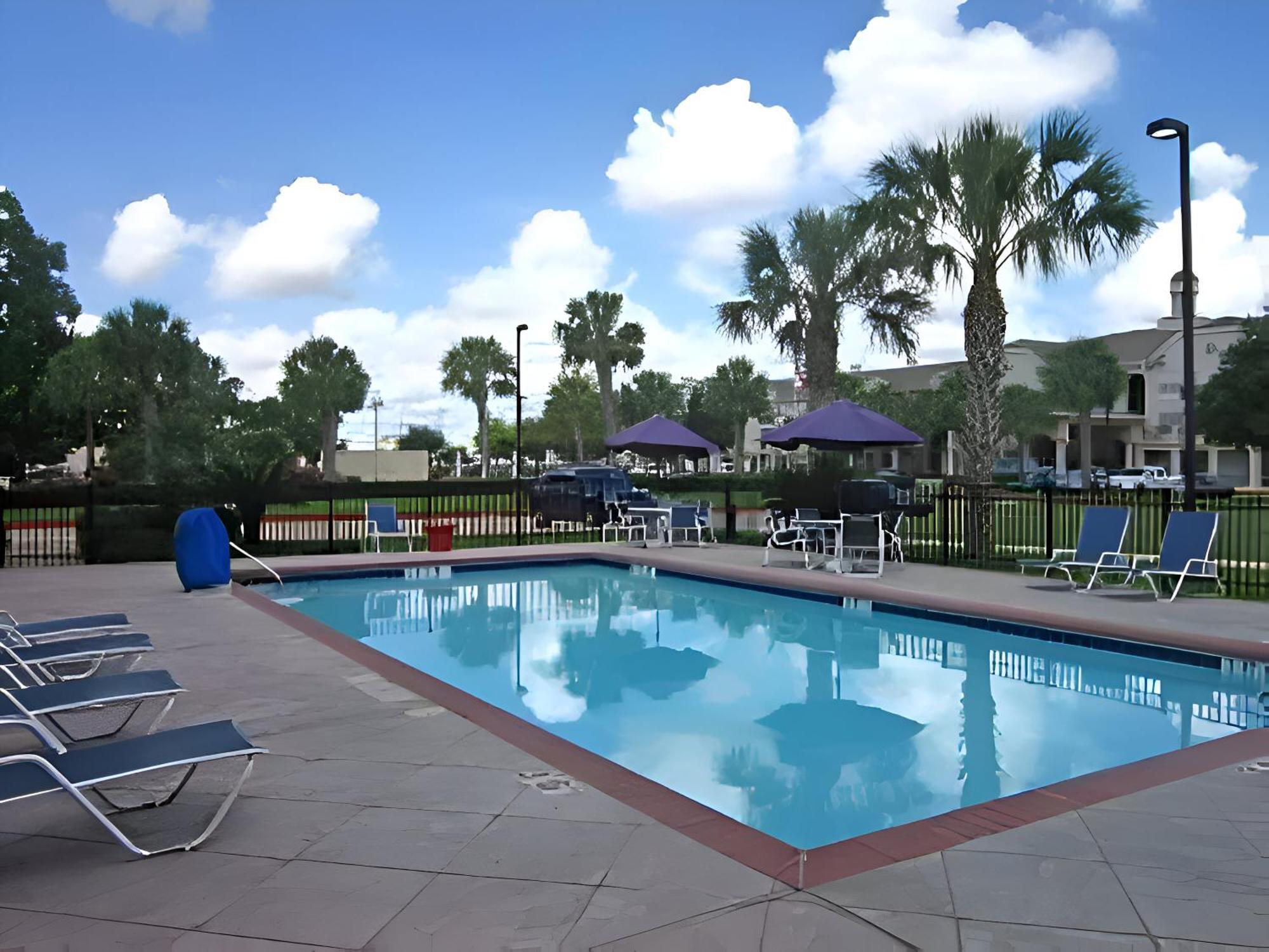 Lonestar Suites Webster Exterior photo